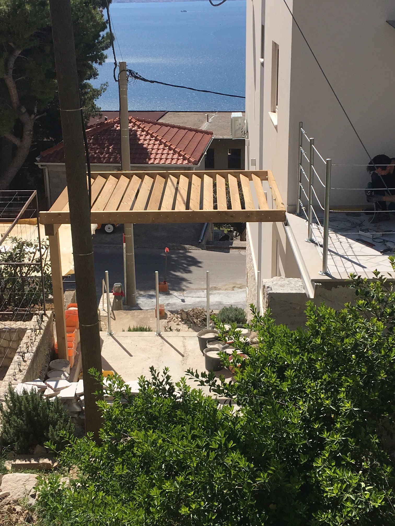 Frühjahr 2019 ~ ... auf die fertige Holz-Pergola